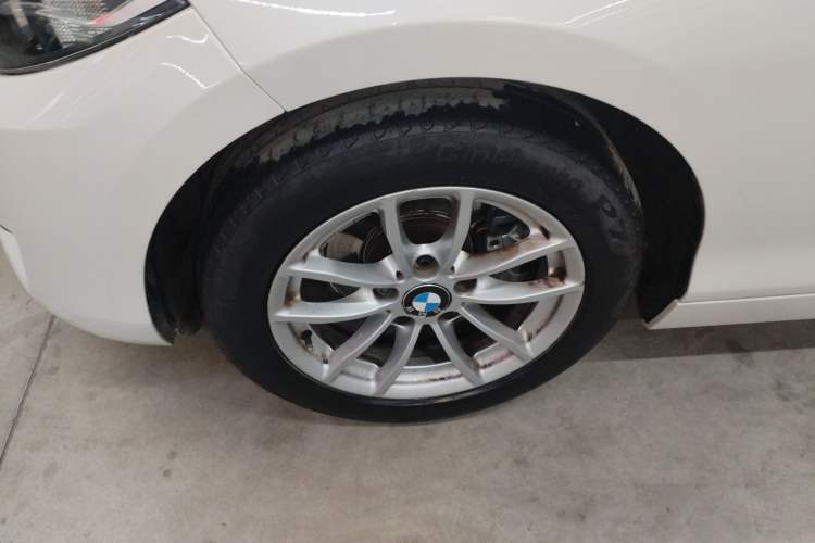 Used BMW 2 Series 2015 218i Exterior 4