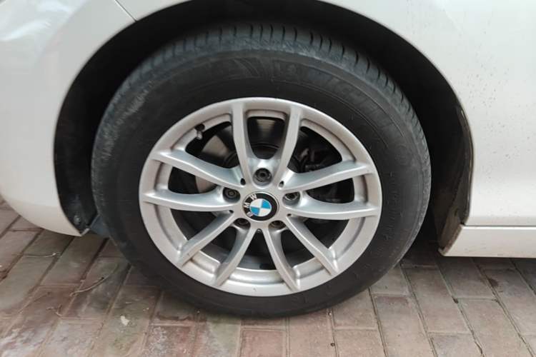 Used BMW 2 Series 2015 218i Exterior 4