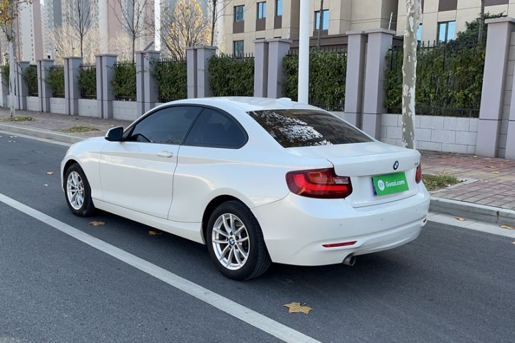 Used BMW 2 Series 2015 218i Exterior 5