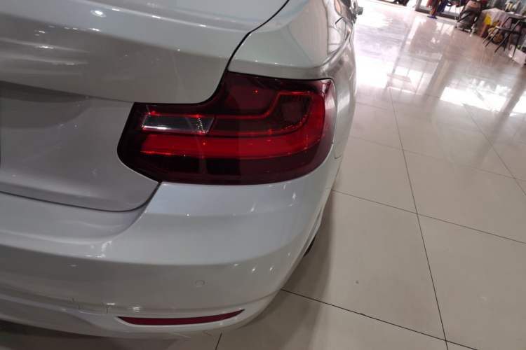 Used BMW 2 Series 2015 218i Exterior 6