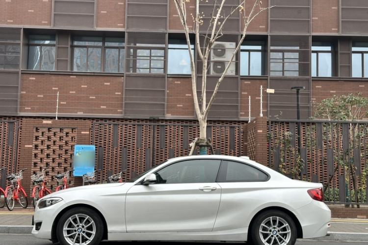 Used BMW 2 Series 2015 218i Exterior 6