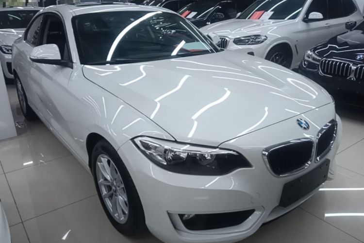 Used BMW 2 Series 2015 218i Front Right 45 Deg
