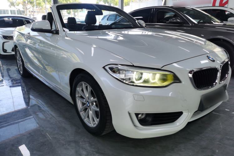 Used BMW 2 Series 2015 218i Convertible Coupe Front Right 45 Deg