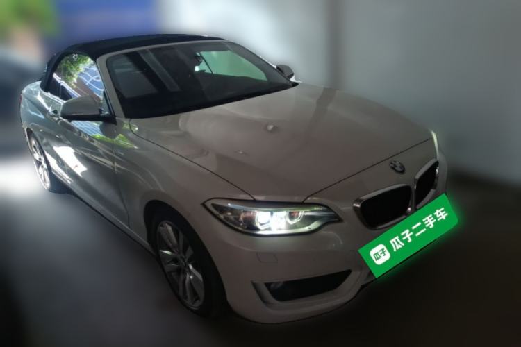 Used BMW 2 Series 2015 220i Convertible Coupe Leading Model Front Right 45 Deg