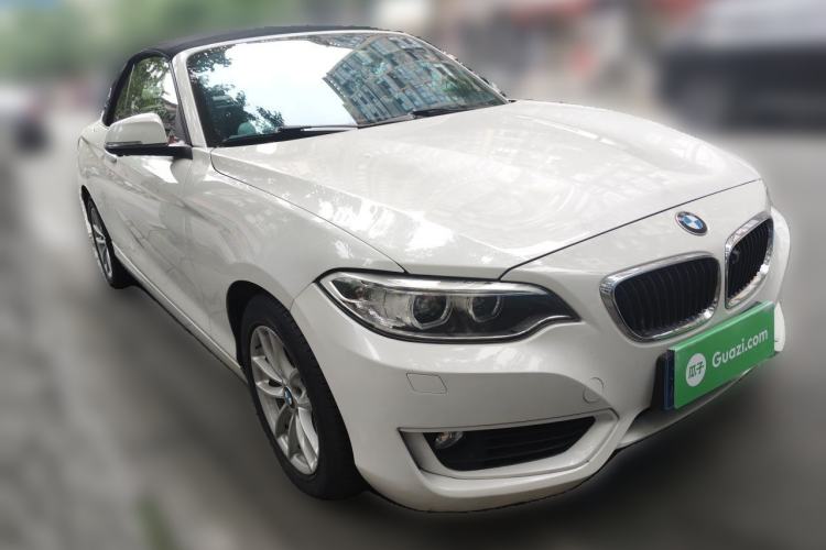 Used BMW 2 Series 2015 218i Convertible Coupe Front Right 45 Deg