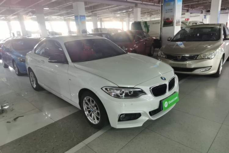 Used BMW 2 Series 2015 218i Front Right 45 Deg