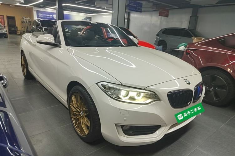 Used BMW 2 Series 2015 220i Convertible Coupe Leading Model Front Right 45 Deg