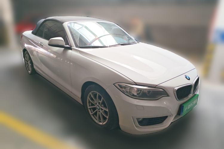 Used BMW 2 Series 2015 218i Convertible Coupe Front Right 45 Deg