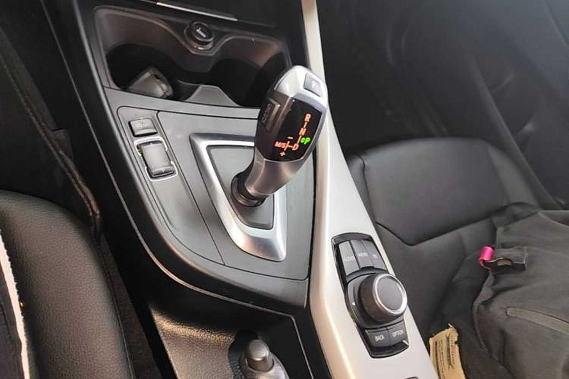 Used BMW 2 Series 2015 218i Convertible Coupe Gear Lever