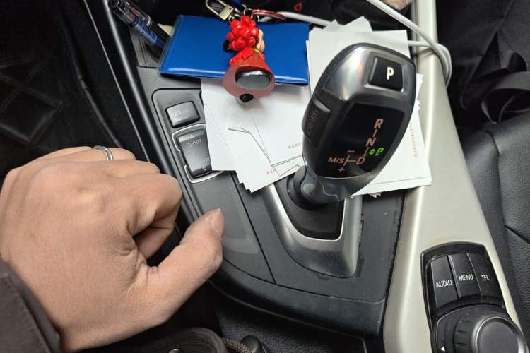 Used BMW 2 Series 2015 218i Convertible Coupe Gear Lever