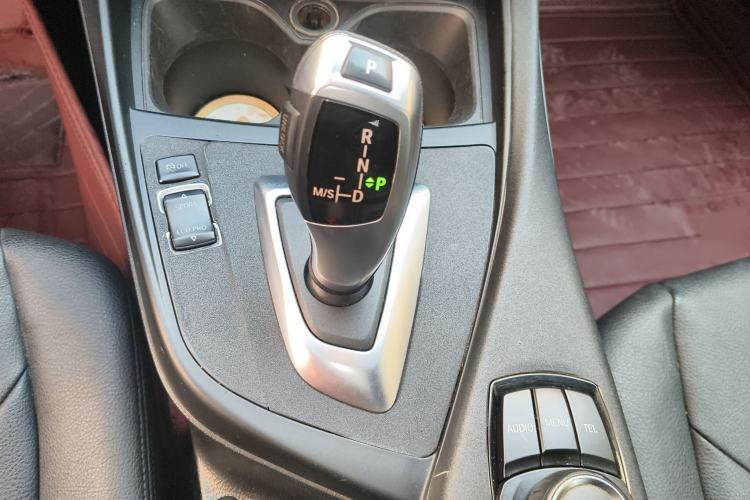 Used BMW 2 Series 2015 218i Convertible Coupe Gear Lever
