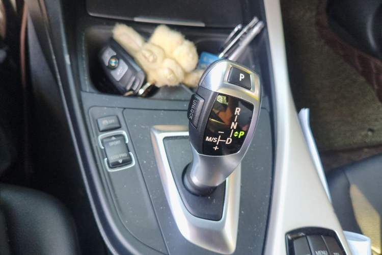 Used BMW 2 Series 2015 218i Convertible Coupe Gear Lever