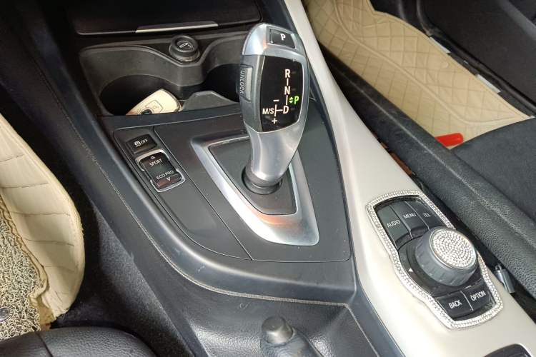 Used BMW 2 Series 2015 218i Convertible Coupe Gear Lever