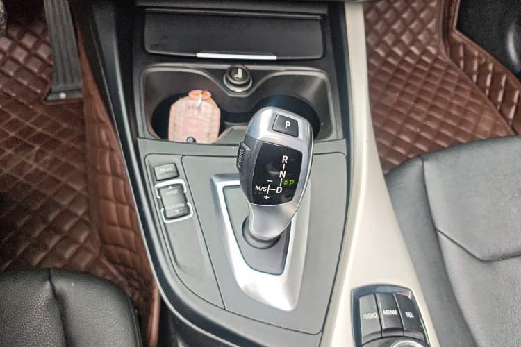 Used BMW 2 Series 2015 218i Convertible Coupe Gear Lever