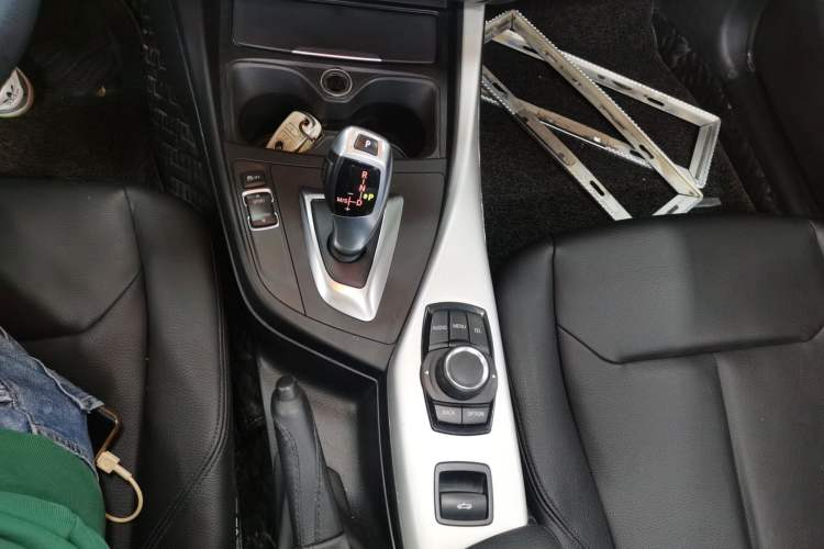Used BMW 2 Series 2015 218i Convertible Coupe Gear Lever