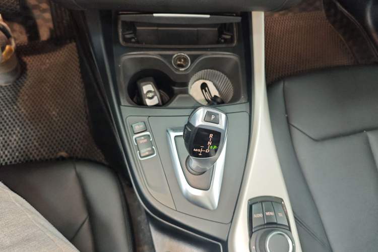 Used BMW 2 Series 2015 220i Convertible Coupe Leading Model Gear Lever