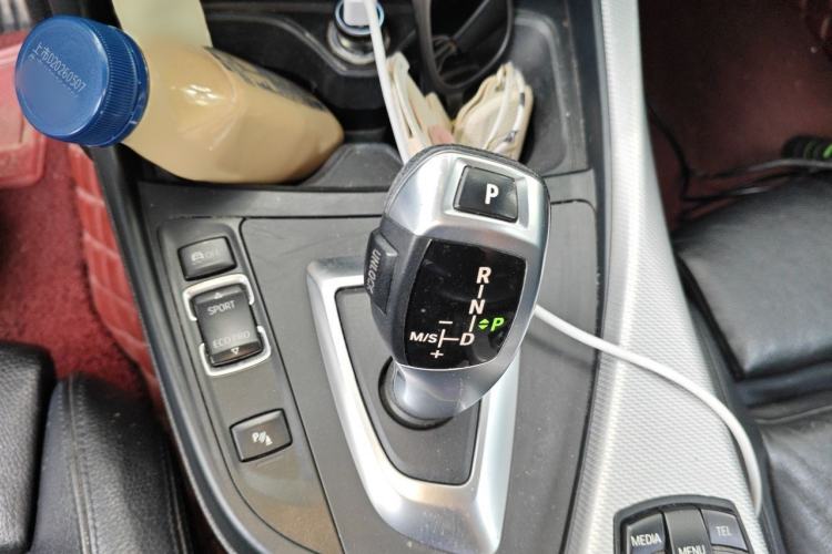 Used BMW 2 Series 2015 220i Convertible Coupe M Sport Edition Gear Lever