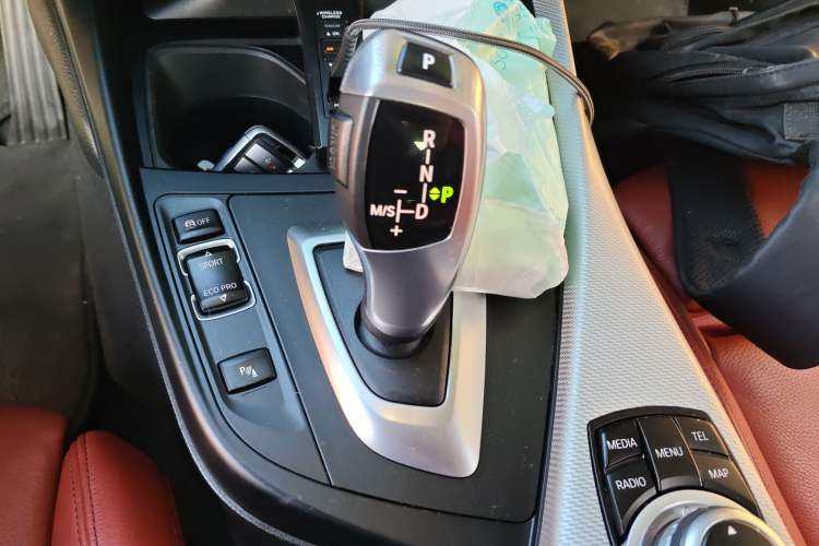 Used BMW 2 Series 2015 220i Convertible Coupe M Sport Edition Gear Lever