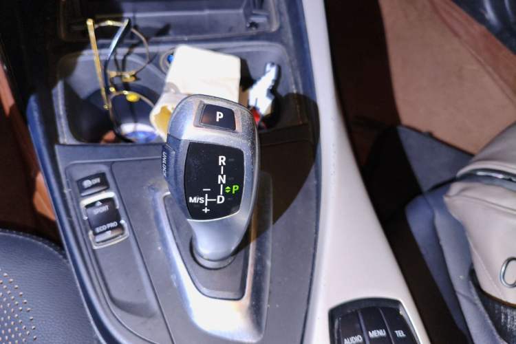 Used BMW 2 Series 2015 218i Convertible Coupe Gear Lever