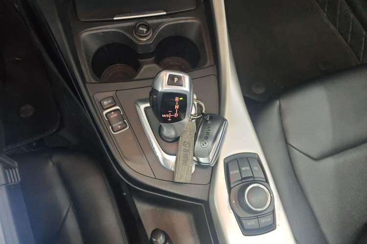 Used BMW 2 Series 2015 218i Convertible Coupe Gear Lever