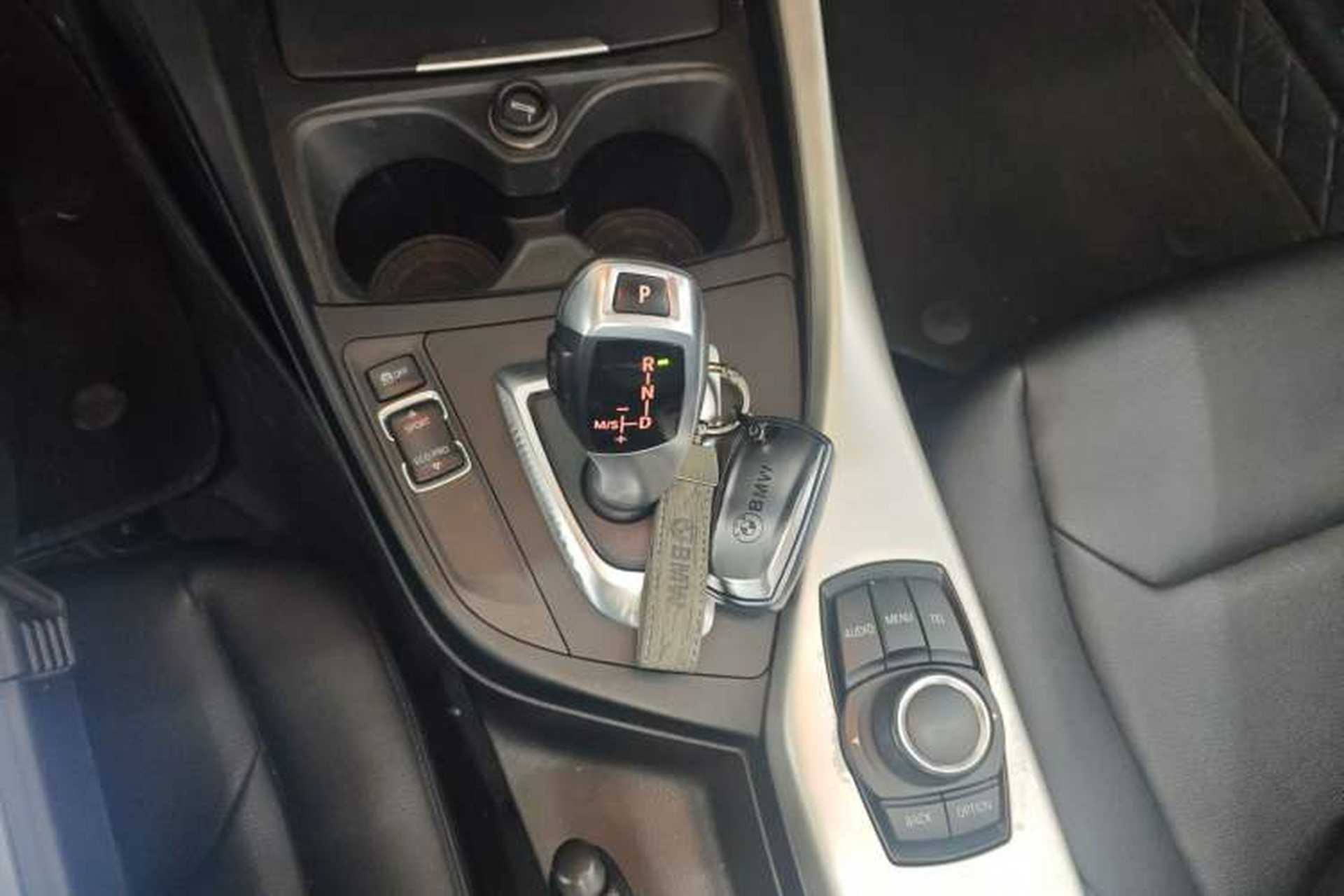Used BMW 2 Series 2015 218i Convertible Coupe Gear Lever