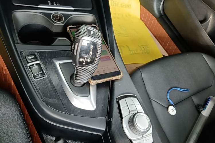 Used BMW 2 Series 2015 218i Convertible Coupe Gear Lever