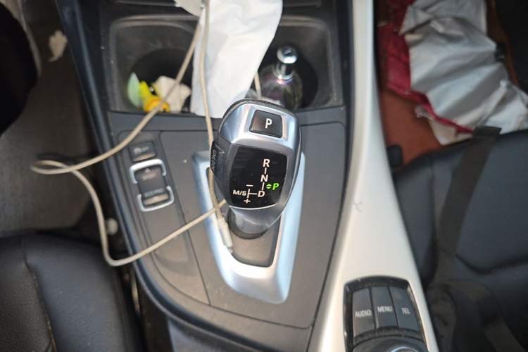 Used BMW 2 Series 2015 218i Convertible Coupe Gear Lever