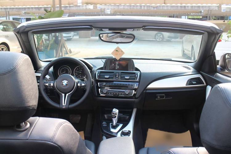 Used BMW 2 Series 2015 220i Convertible Coupe Leading Model Interior 1