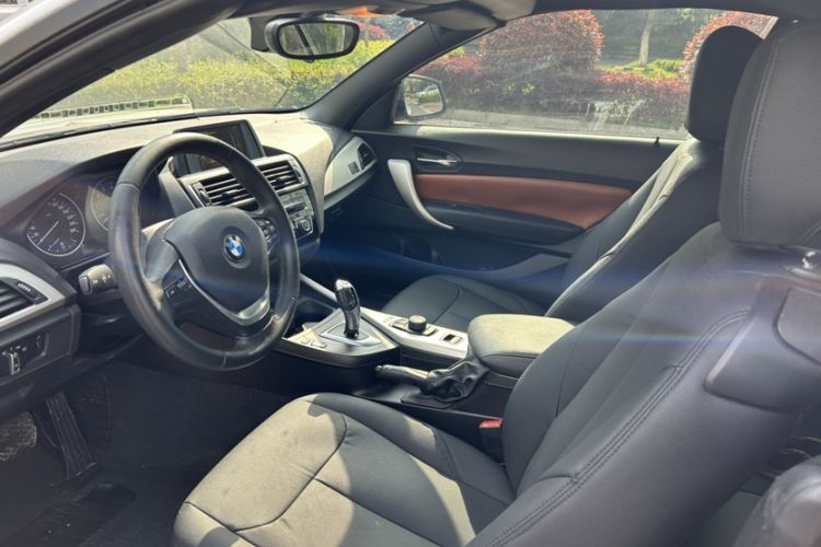 Used BMW 2 Series 2015 218i Convertible Coupe Interior 1