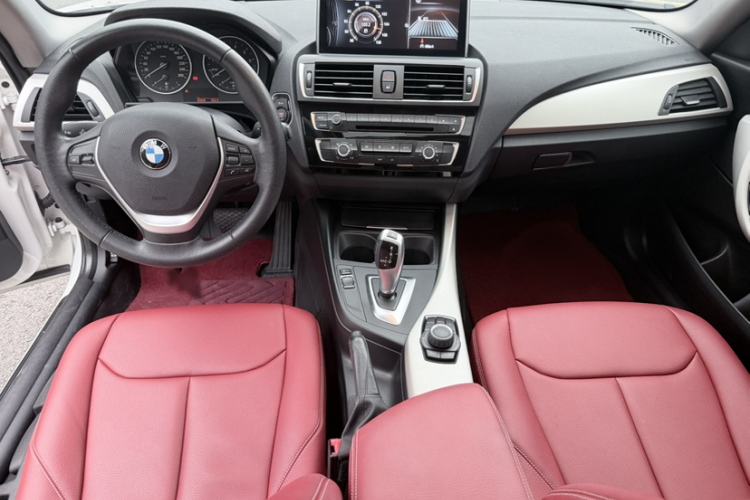 Used BMW 2 Series 2015 218i Interior 2