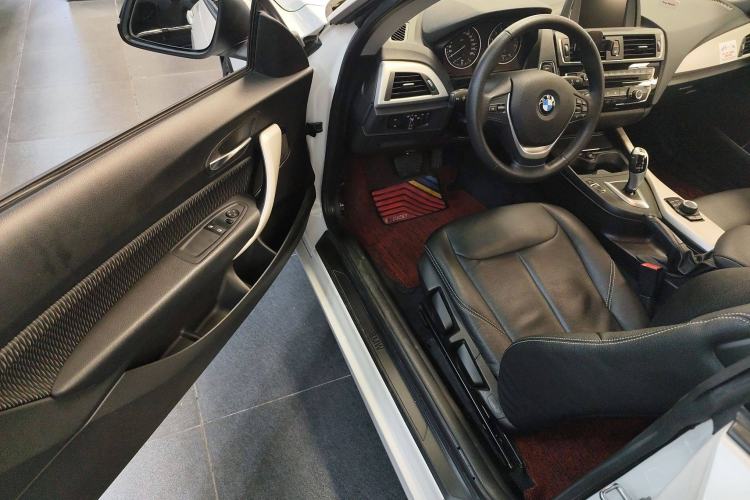 Used BMW 2 Series 2015 218i Interior 2