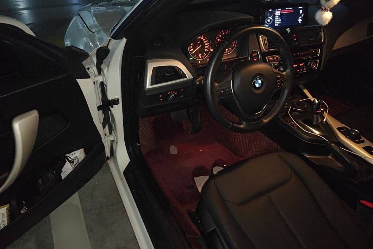 Used BMW 2 Series 2015 218i Convertible Coupe Interior 2