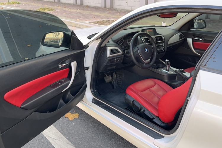 Used BMW 2 Series 2015 218i Interior 2