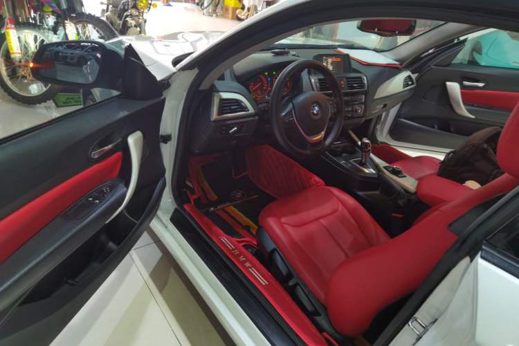 Used BMW 2 Series 2015 218i Interior 3