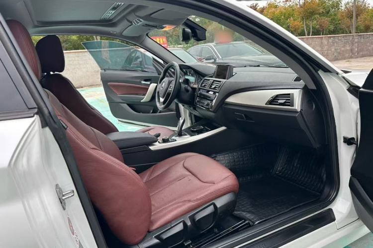Used BMW 2 Series 2015 218i Interior 3