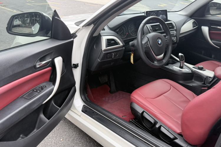 Used BMW 2 Series 2015 218i Interior 3