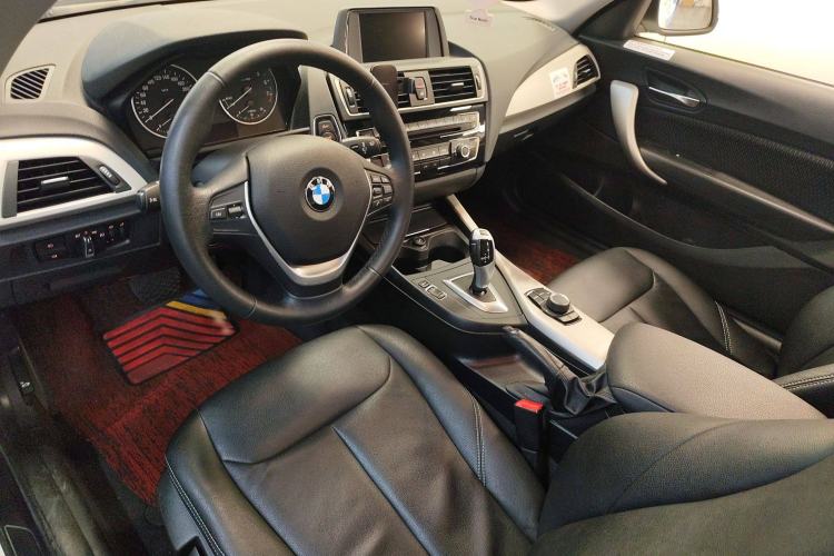 Used BMW 2 Series 2015 218i Interior 3
