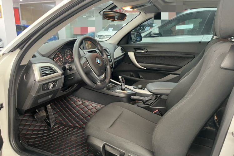 Used BMW 2 Series 2015 218i Interior 3