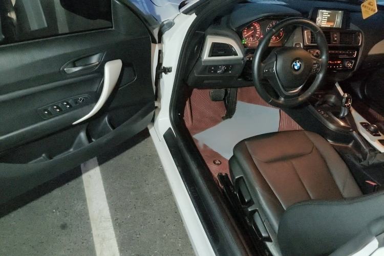 Used BMW 2 Series 2015 218i Convertible Coupe Interior 3