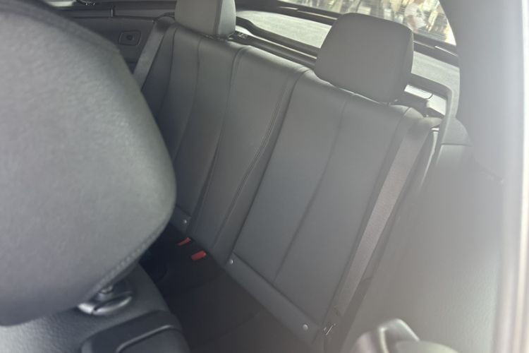 Used BMW 2 Series 2015 218i Convertible Coupe Interior 3