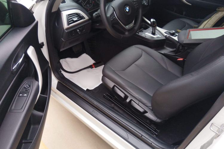 Used BMW 2 Series 2015 218i Interior 3