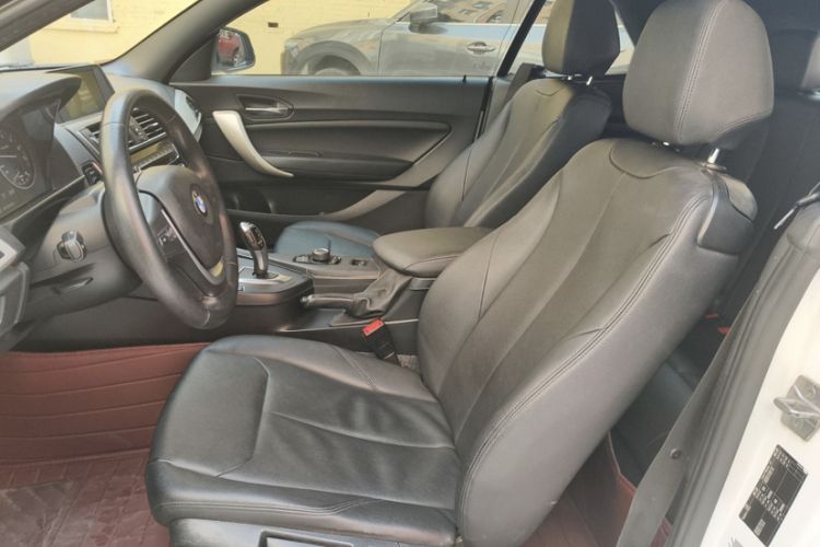 Used BMW 2 Series 2015 218i Convertible Coupe Interior 4