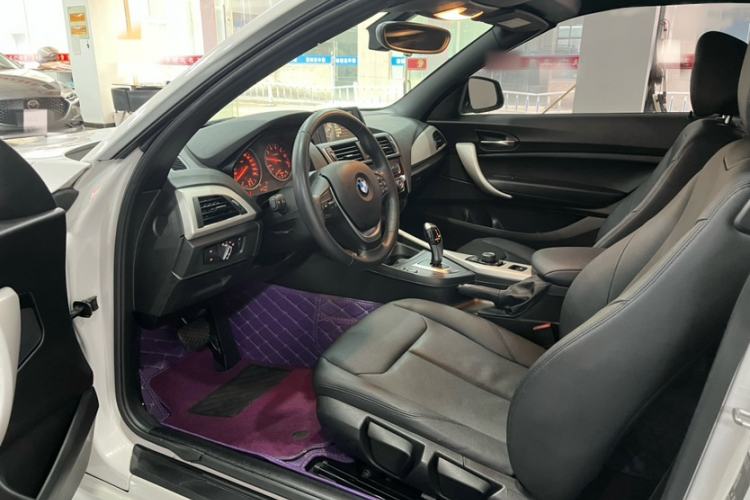 Used BMW 2 Series 2015 218i Convertible Coupe Interior 4