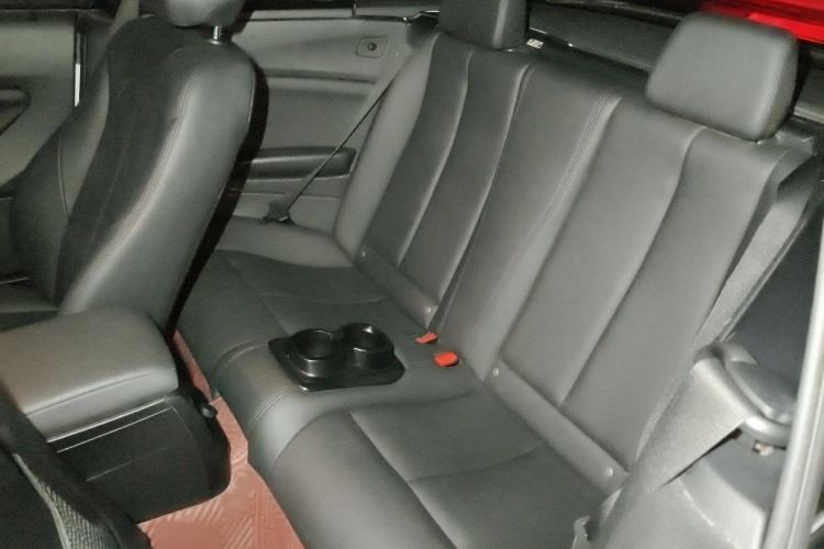 Used BMW 2 Series 2015 218i Convertible Coupe Interior 4