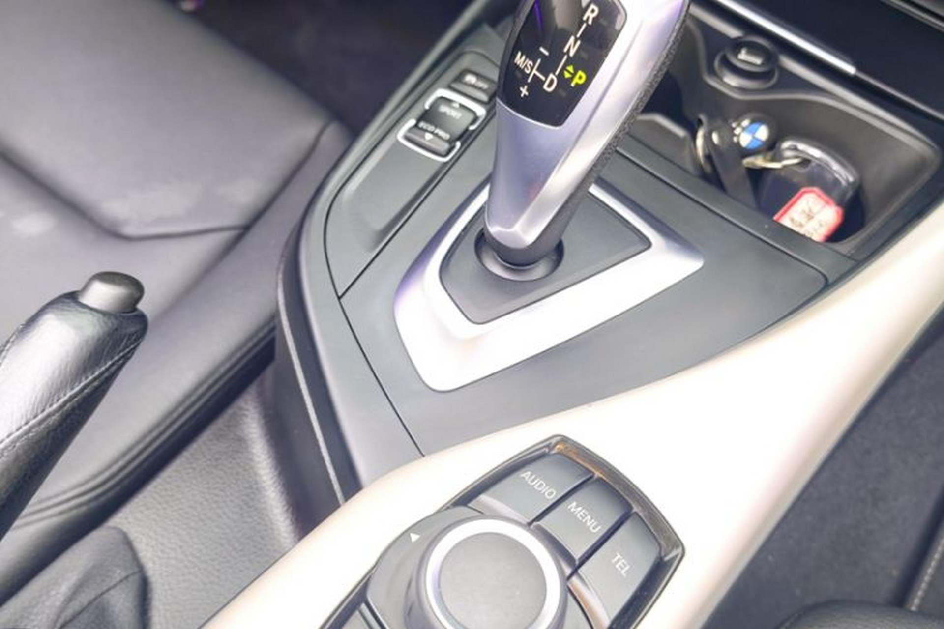 Used BMW 2 Series 2015 220i Convertible Coupe Leading Model Interior 4