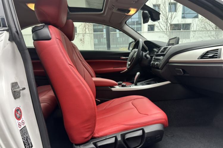 Used BMW 2 Series 2015 218i Interior 5