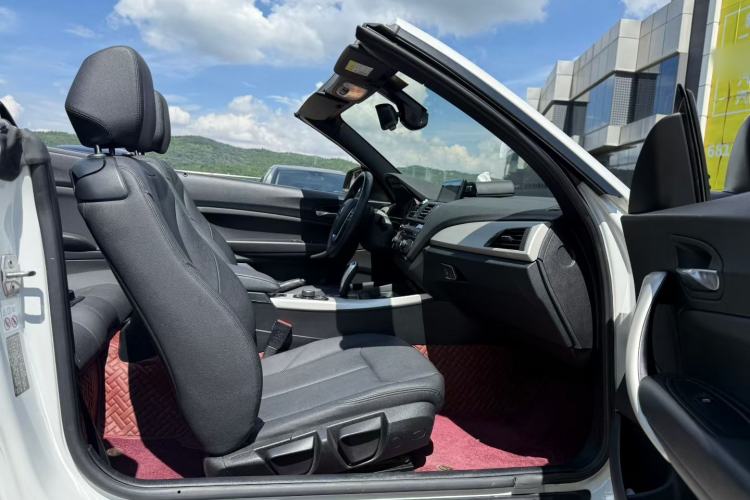 Used BMW 2 Series 2015 218i Convertible Coupe Interior 5