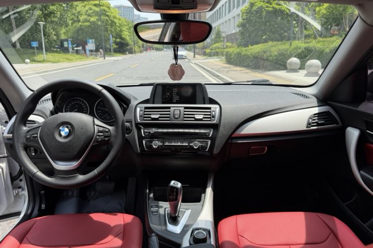 Used BMW 2 Series 2015 218i Interior 5