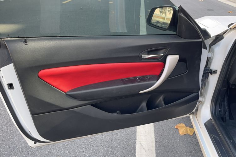 Used BMW 2 Series 2015 218i Interior 5