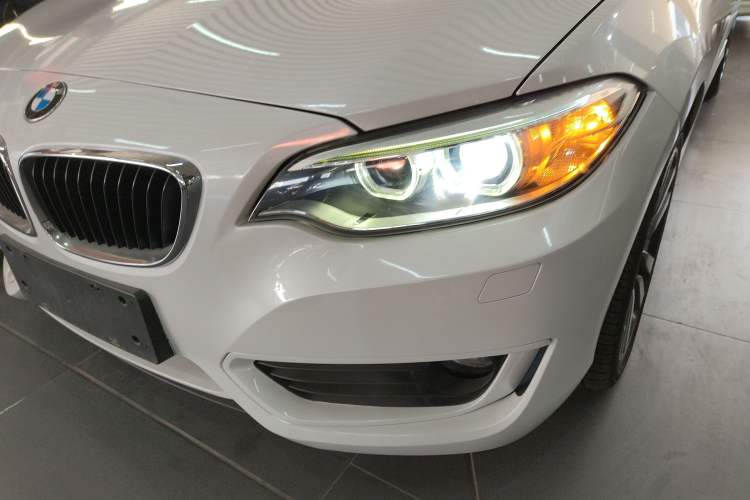 Used BMW 2 Series 2015 220i Convertible Coupe Leading Model Left Front Headlight
